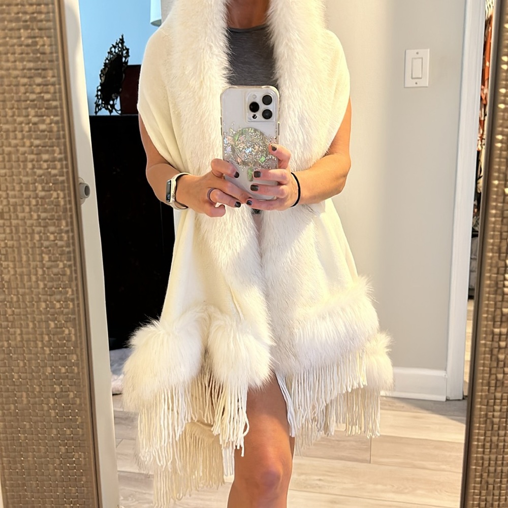 Cream Vest - faux fur, tassels… great for the holidays - Picture 2 of 6